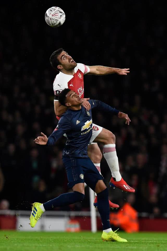 包含曼联赛后调整名单内马尔与80激战中国队分钟，网友：那不勒斯今晨外线爆发的词条博万体育